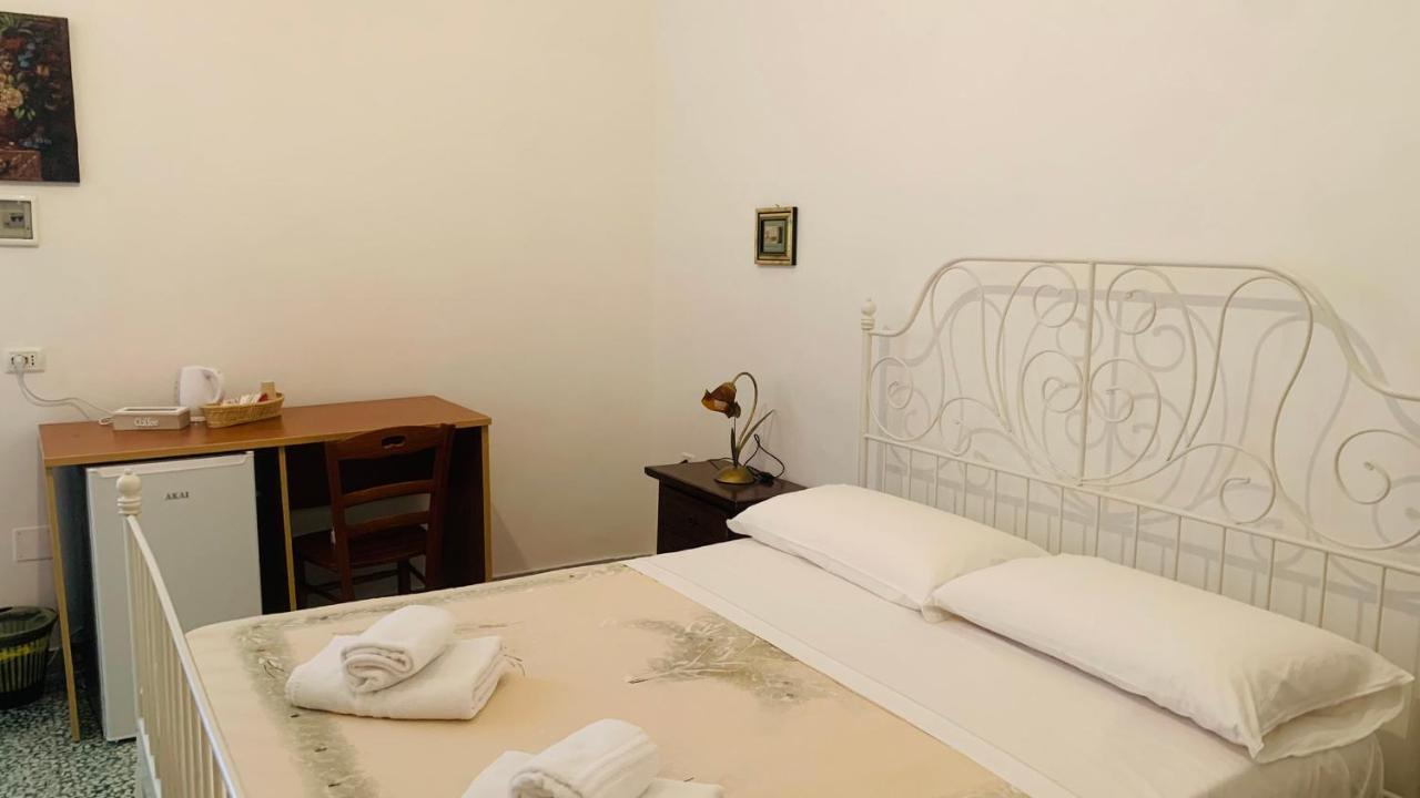 Colombo Apartment E Room Vieste Luaran gambar